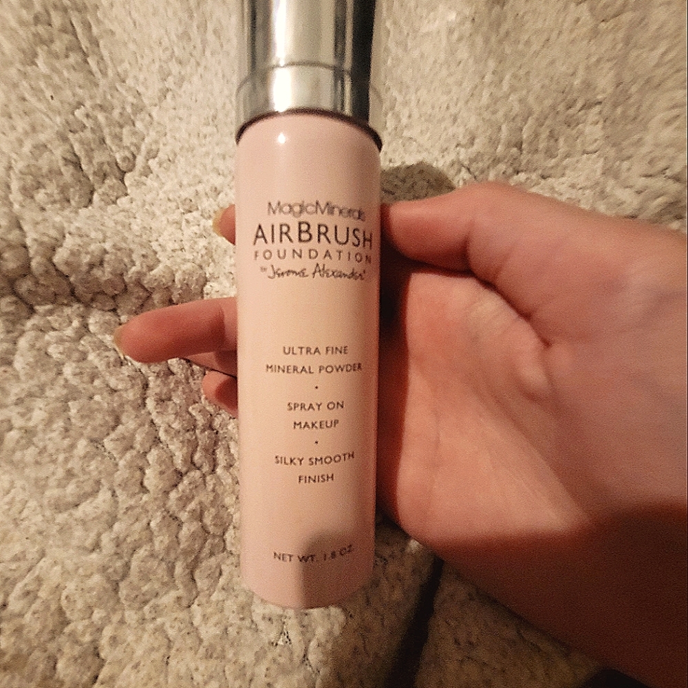 MagicMinerals Airbrush Foundation